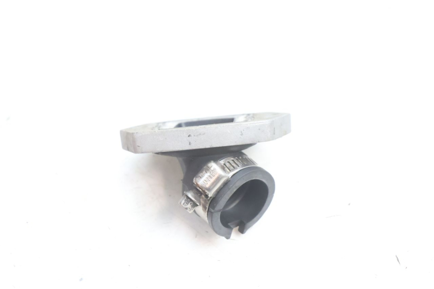 photo de PIPE D'ADMISSION PIAGGIO FLY 2T 50 (2004 - 2017) - Autre angle de vue