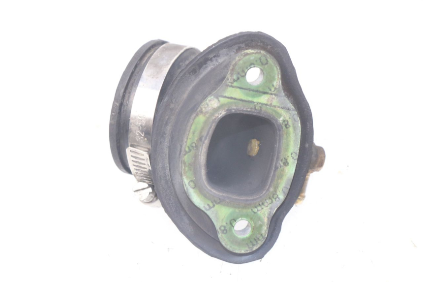 photo de PIPE ADMISSION PIAGGIO FLY 125 (2005 - 2012) - Gros plan technique