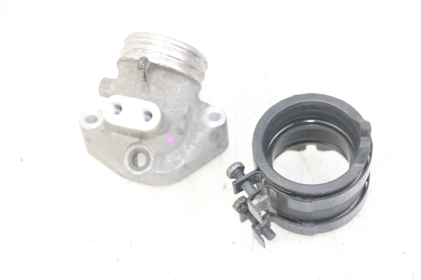 photo de PIPE ADMISSION HONDA FORZA ABS 300 (2013 - 2017) - Zoom état d’usage