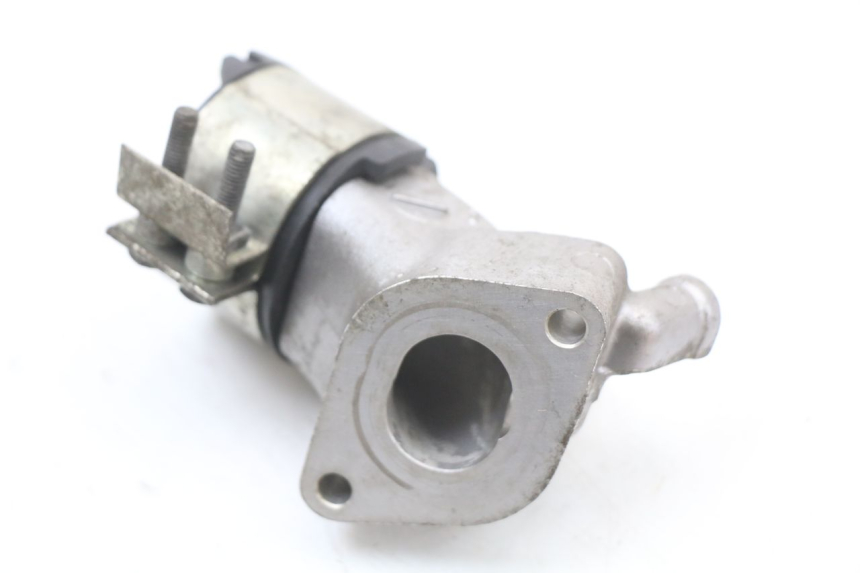 photo de PIPE ADMISSION HONDA FORZA 125 (2015 - 2016) - Vue d’ensemble