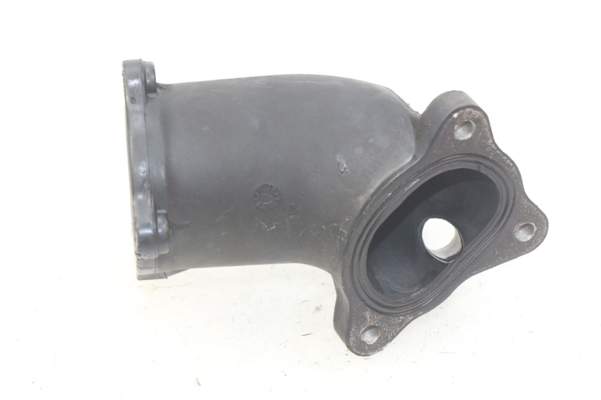 photo de PIPE ADMISSION PEUGEOT GEOPOLIS 400 (2007 - 2013) - Autre angle de vue