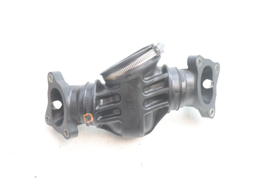 photo de PIPE D'ADMISSION GILERA GP 800 (2007 - 2013) - Vue d’ensemble
