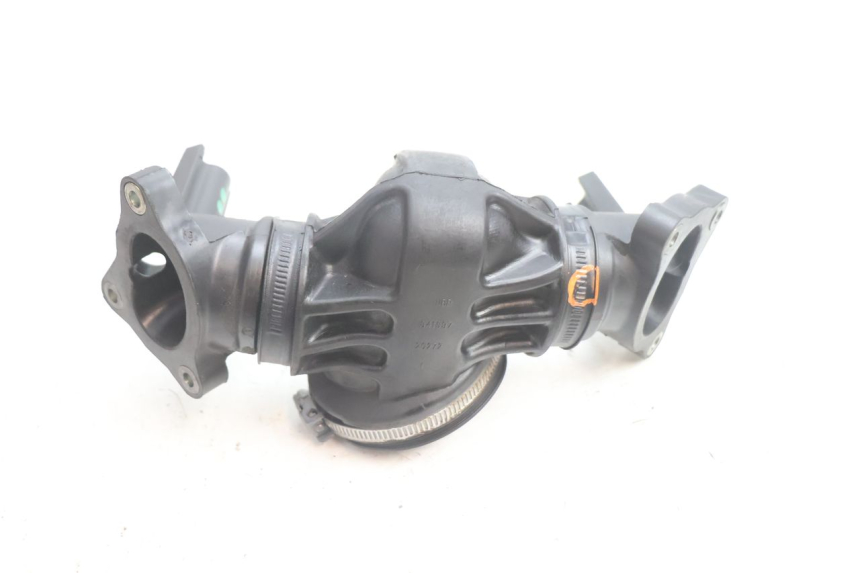 photo de PIPE D'ADMISSION GILERA GP 800 (2007 - 2013) - Marquages et références