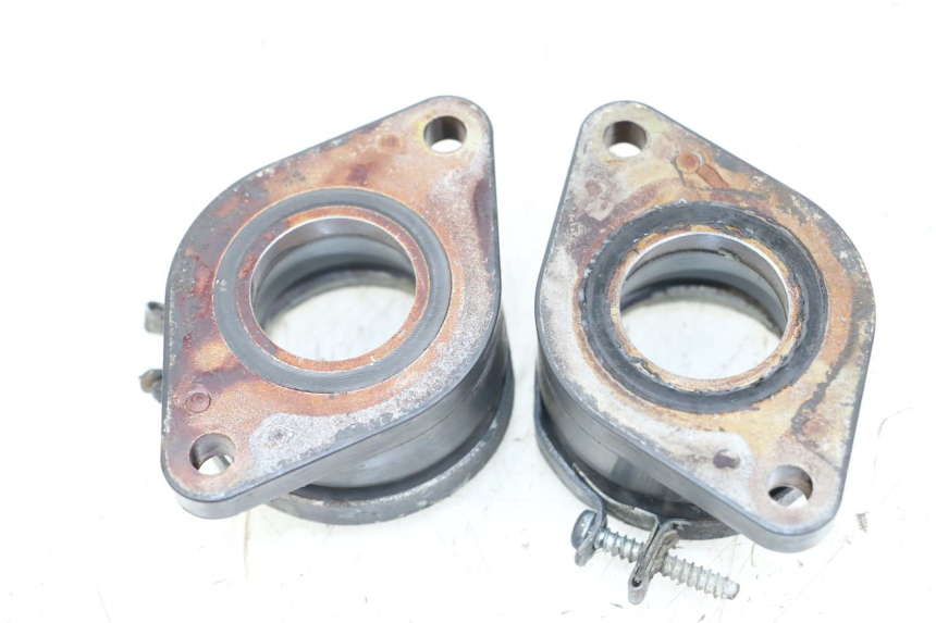 photo de PIPE ADMISSION SUZUKI GSX E 250 (1982 - 1983) - Gros plan technique