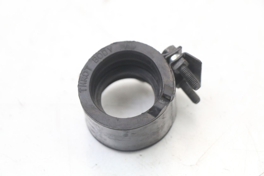 photo de PIPE D'ADMISSION HONDA FES S-WING SWING 125 (2007 - 2015) - Gros plan technique