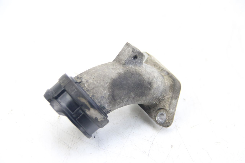 photo de PIPE D'ADMISSION YAMAHA HW XENTER 125 (2011 - 2017) - Autre angle de vue