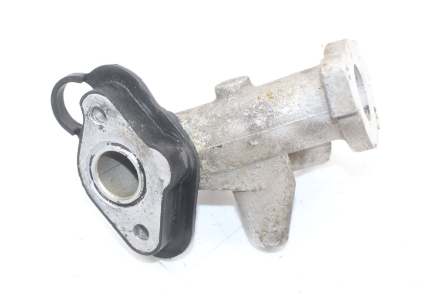 photo de PIPE D'ADMISSION PEUGEOT KISBEE 4T 50 (2018 - 2022) - Autre angle de vue