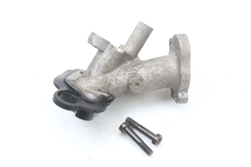 photo de PIPE D'ADMISSION PEUGEOT KISBEE 4T 50 (2018 - 2022) - Zoom état d’usage