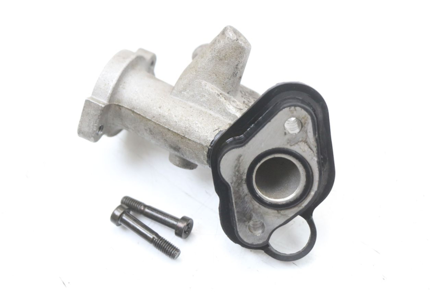 photo de PIPE D'ADMISSION PEUGEOT KISBEE 4T 50 (2018 - 2022) - Gros plan technique