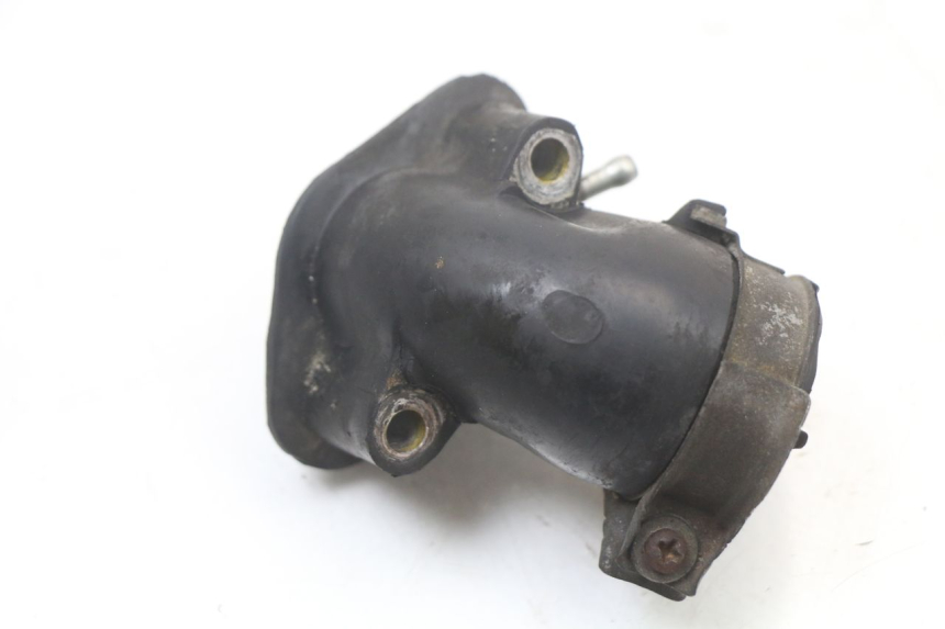 photo de PIPE D'ADMISSION PEUGEOT KISBEE 4T 50 (2010 - 2017) - Zoom état d’usage