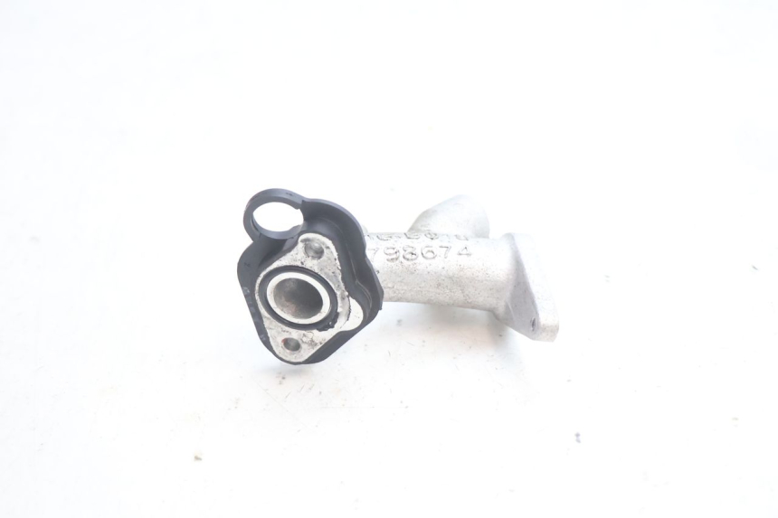 photo de PIPE D'ADMISSION PEUGEOT KISBEE 4T 50 (2018 - 2022) - Gros plan technique