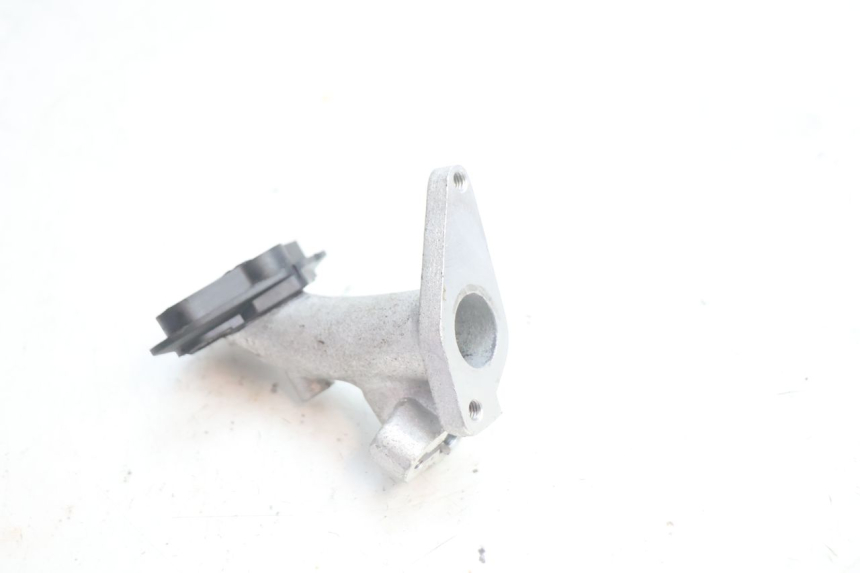 photo de PIPE D'ADMISSION PEUGEOT KISBEE 4T 50 (2018 - 2022) - Vue d’ensemble