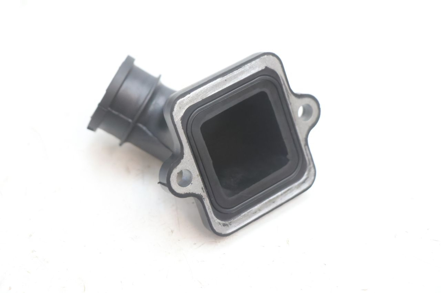 photo de PIPE ADMISSION PEUGEOT LUDIX ONE 14P 50 (2004 - 2013) - Autre angle de vue