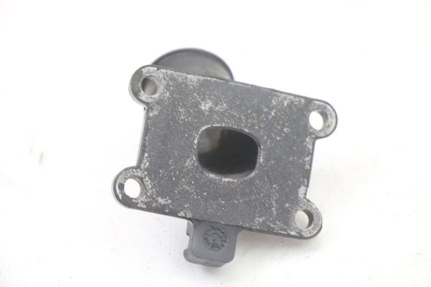 photo de PIPE ADMISSION MBK X-LIMIT XLIMIT 50 (2007 - 2012) - Autre angle de vue