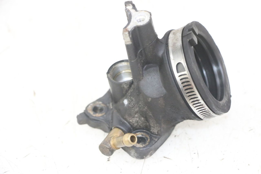 photo de PIPE ADMISSION PIAGGIO MP3 LT 300 (2010 - 2016) - Autre angle de vue