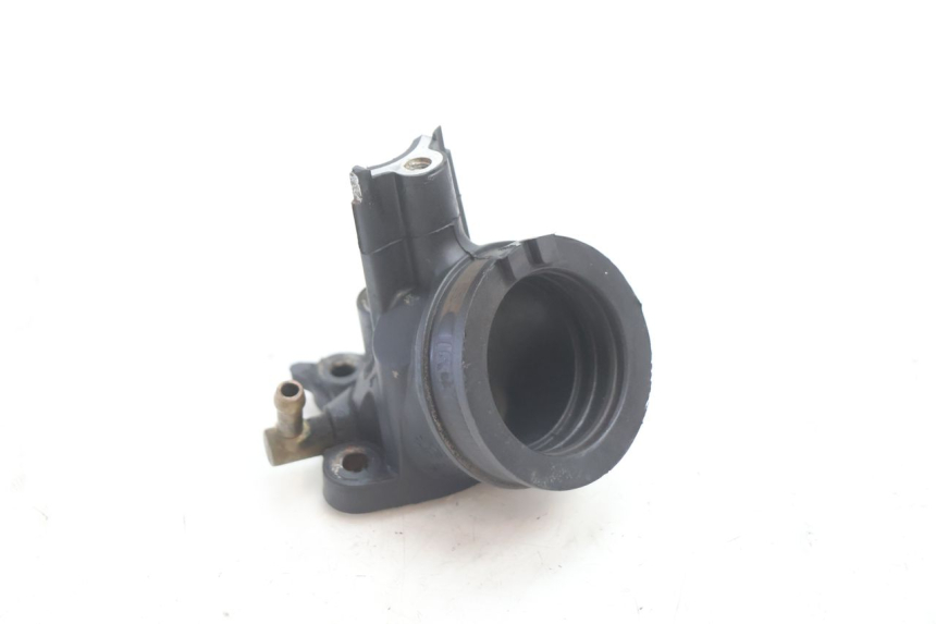 photo de PIPE ADMISSION PIAGGIO MP3 LT 300 (2010 - 2016) - Détail de la pièce