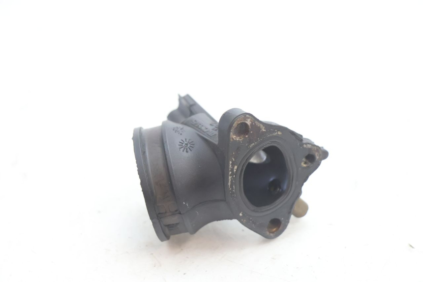 photo de PIPE ADMISSION PIAGGIO MP3 LT 300 (2010 - 2016) - Autre angle de vue