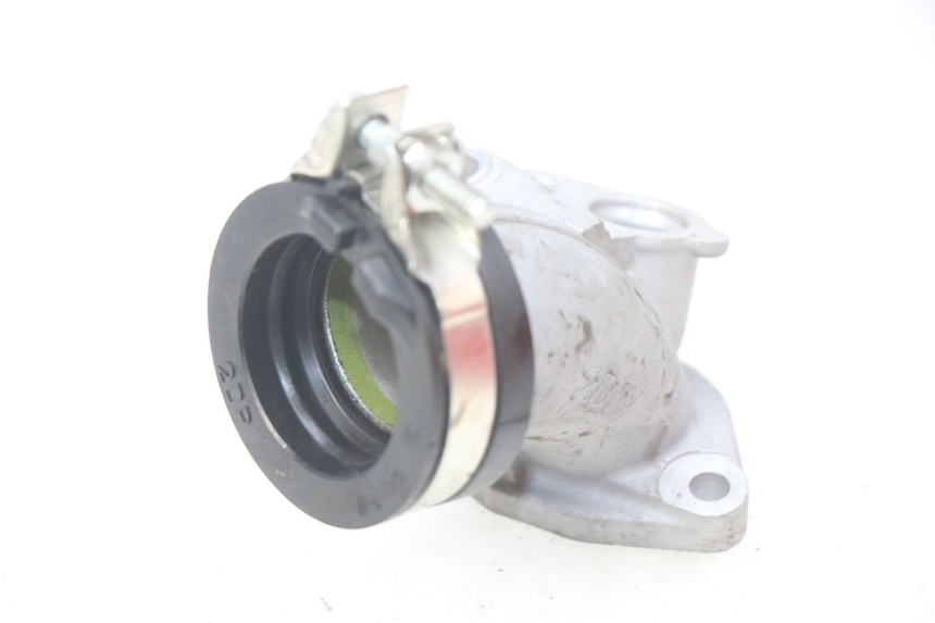 photo de PIPE D'ADMISSION YAMAHA N-MAX NMAX 125 (2017 - 2020) - Autre angle de vue