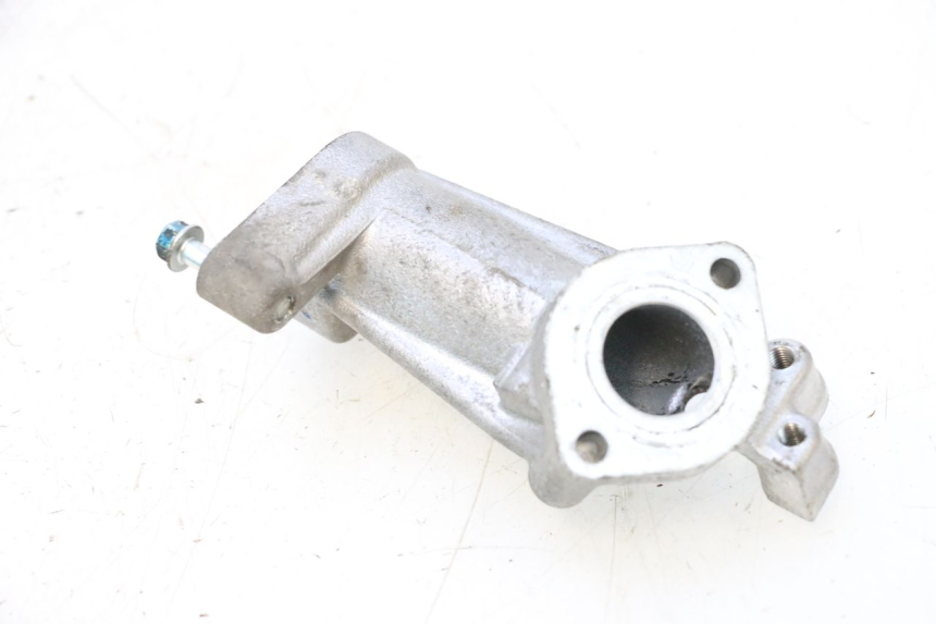 photo de PIPE ADMISSION HONDA PCX (JF57/JF64) 125 (2014 - 2018) - Autre angle de vue
