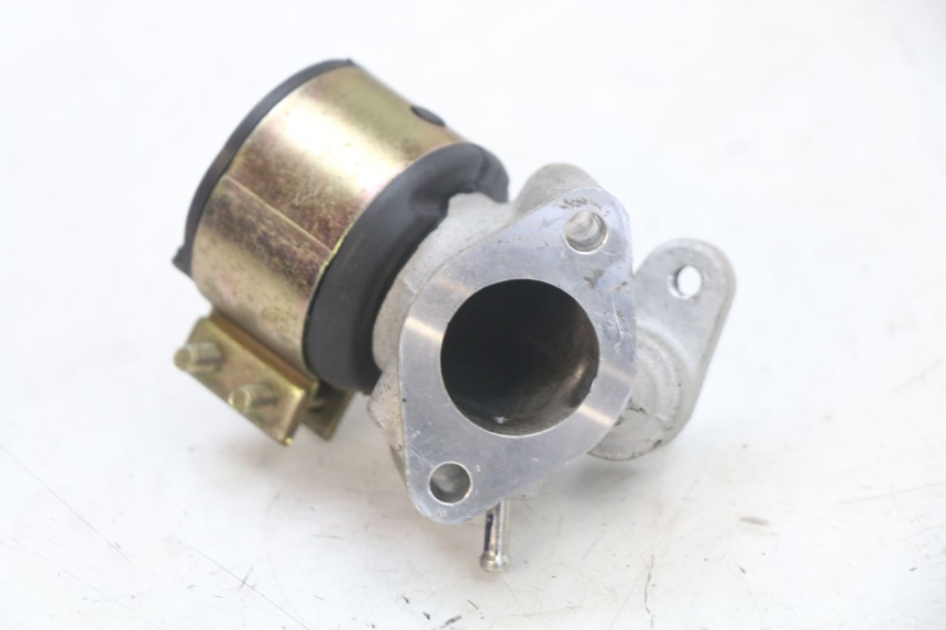 photo de PIPE D'ADMISSION PEUGEOT BELVILLE 125 (2017 - 2021) - Vue d’ensemble