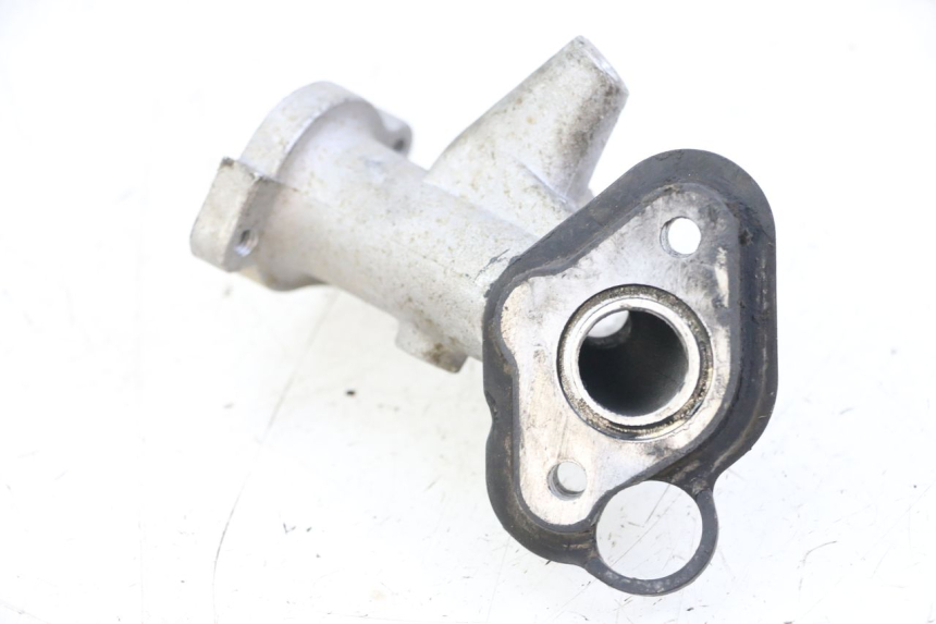 photo de PIPE D'ADMISSION PEUGEOT KISBEE 4T 50 (2018 - 2022) - Zoom état d’usage