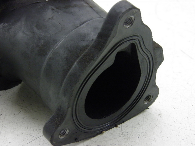 photo de PIPE ADMISSION PIAGGIO XEVO 400 (2007) - Autre angle de vue