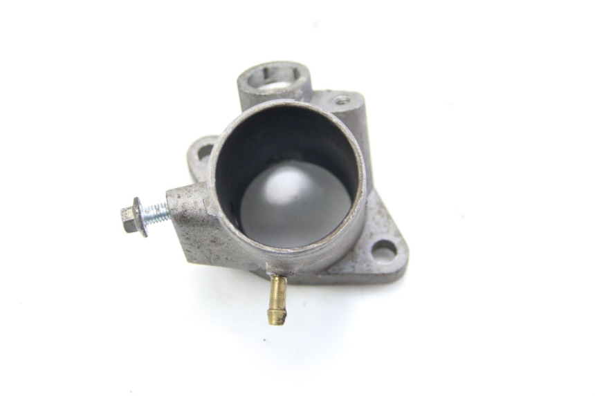 photo de PIPE D'ADMISSION SPY RACING F3 350 (2015 - 2022) - Gros plan technique