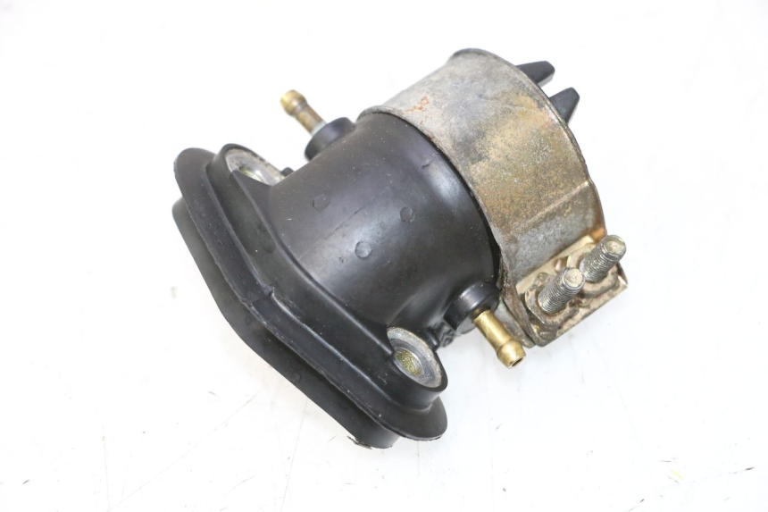 photo de PIPE ADMISSION HONDA SCV LEAD 100 (2003 - 2007) - Autre angle de vue