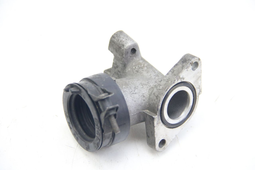 photo de PIPE D'ADMISSION SUZUKI SIXTEEN 125 (2008 - 2010) - Vue principale