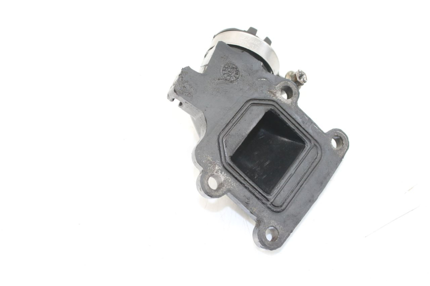 photo de PIPE D'ADMISSION YAMAHA SLIDER NAKED 50 (2004 - 2018) - Détail de la pièce