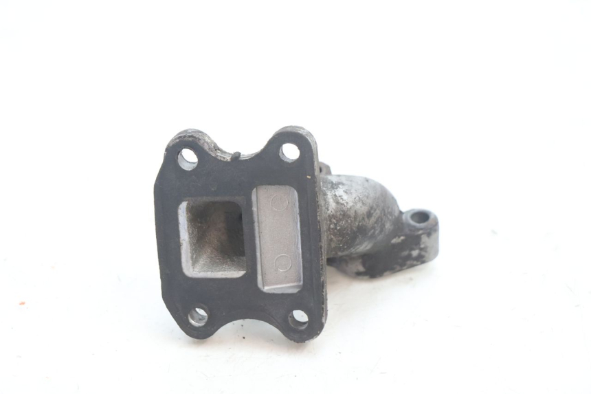 photo de PIPE ADMISSION PEUGEOT SPEEDFIGHT 2 AC 50 (2000 - 2009) - Autre angle de vue
