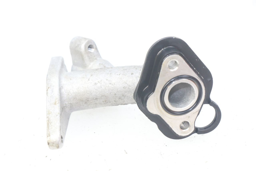 photo de PIPE D'ADMISSION PEUGEOT STREETZONE 4T 50 (2018 - 2023) - Zoom état d’usage