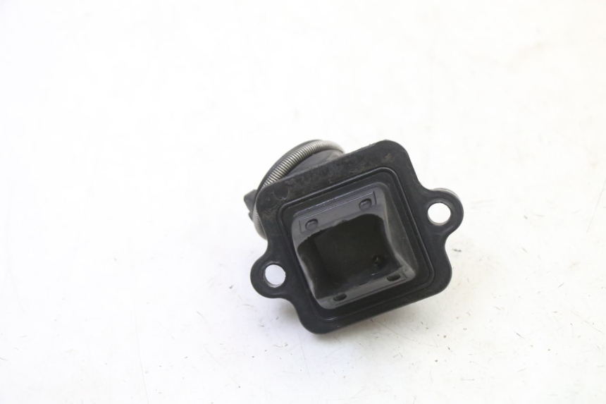 photo de PIPE ADMISSION PEUGEOT STREETZONE I NAKED 2T 50 (2018 - 2020) - Autre angle de vue