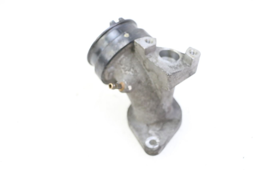 photo de PIPE ADMISSION SUZUKI BURGMAN 125 (2015 - 2017) - Autre angle de vue