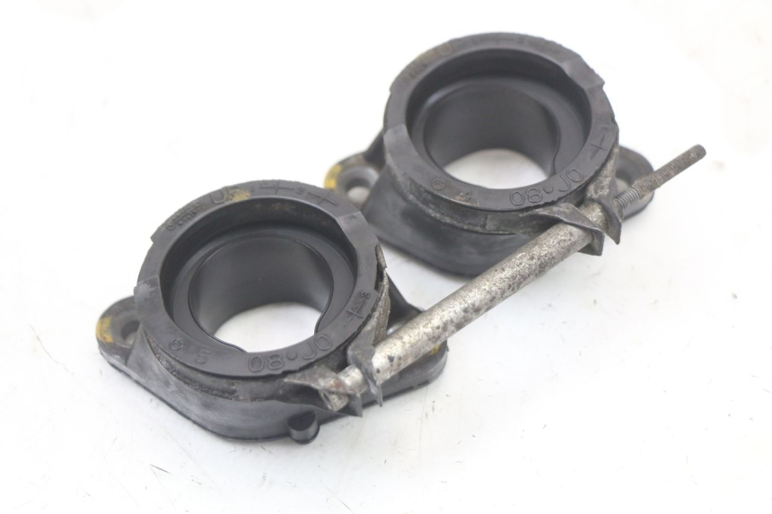 photo de PIPE ADMISSION SUZUKI GSR 750 (2011 - 2017) - Gros plan technique