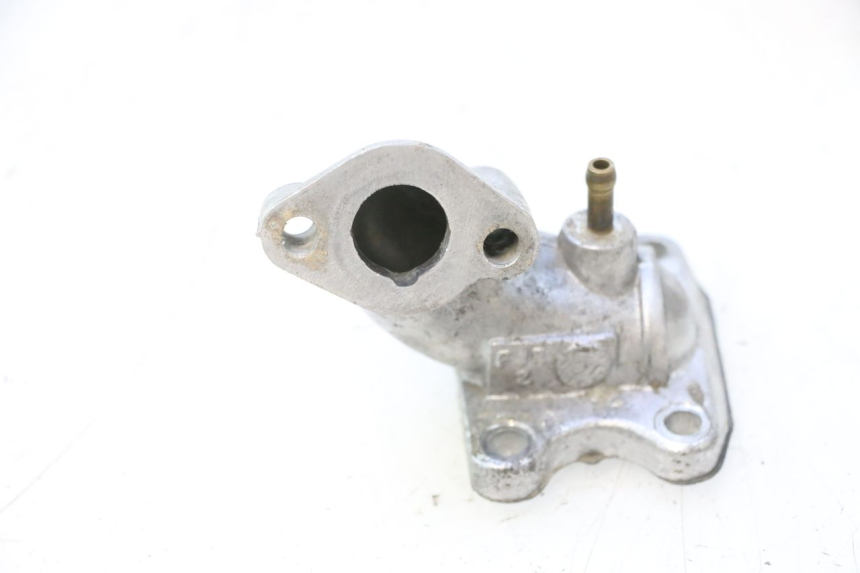 photo de PIPE ADMISSION PEUGEOT TREKKER 50 (1995 - 2004) - Détail de la pièce