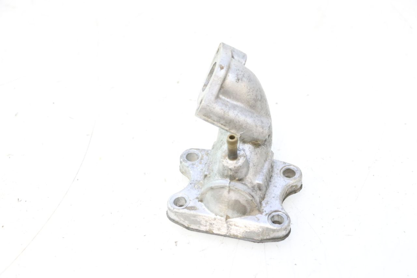 photo de PIPE ADMISSION PEUGEOT TREKKER 50 (1995 - 2004) - Autre angle de vue
