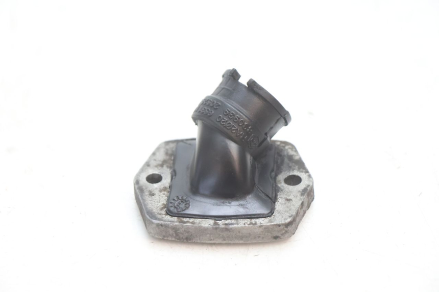 photo de PIPE ADMISSION PIAGGIO TYPHOON 50 (2000 - 2009) - Vue principale