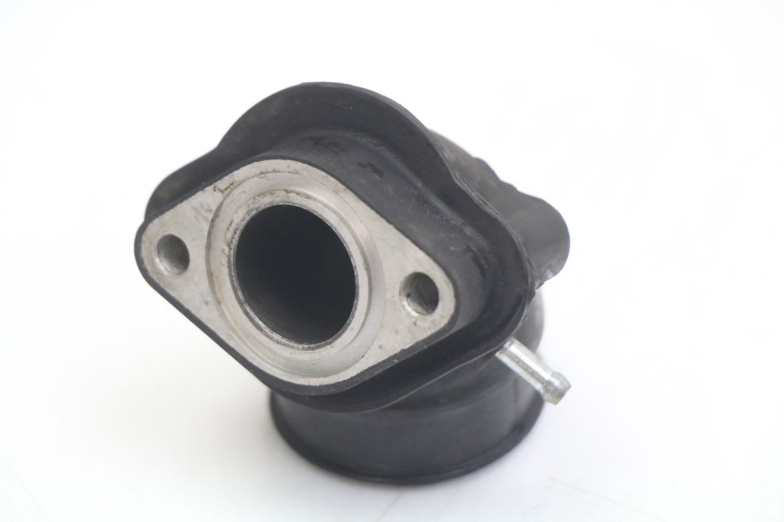 photo de PIPE ADMISSION PEUGEOT VIVACITY 125 (2010 - 2017) - Autre angle de vue