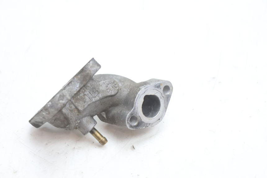 photo de PIPE ADMISSION PEUGEOT VIVACITY 50 (1998 - 2003) - Autre angle de vue
