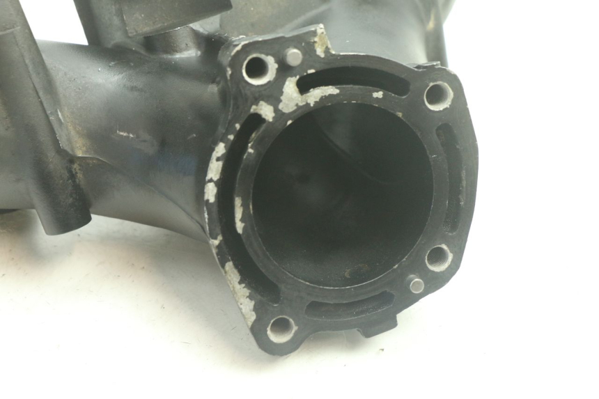 photo de PIPE ADMISSION YAMAHA WAVE RUNNER GP R 1200 (2000 - 2003) - Autre angle de vue