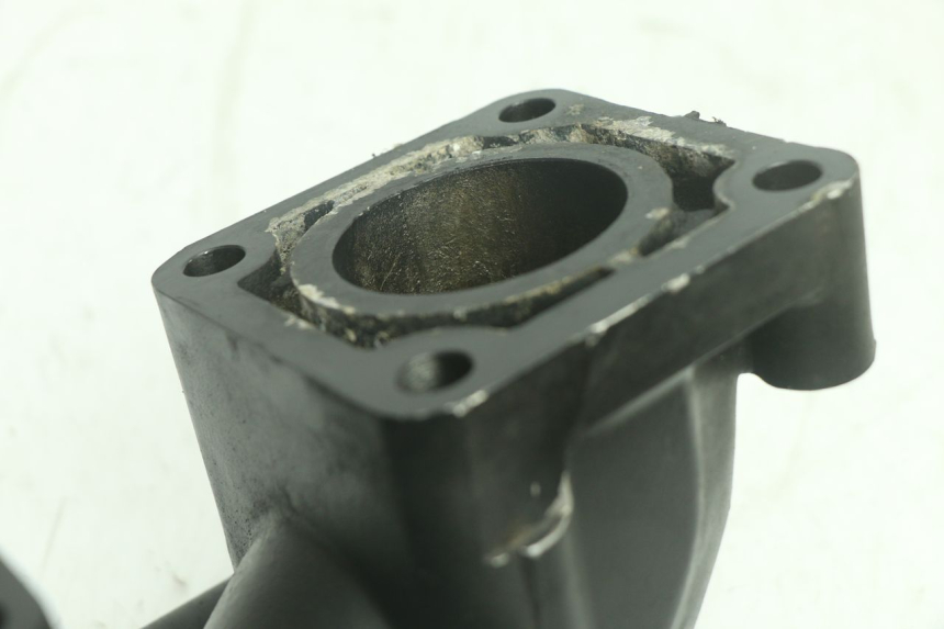 photo de PIPE ADMISSION YAMAHA WAVE RUNNER GP R 1200 (2000 - 2003) - Points de fixation