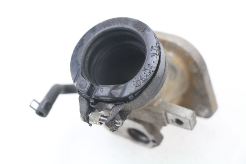 photo de PIPE D'ADMISSION YAMAHA XMAX X-MAX 125 (2006 - 2009) - Détail de la pièce