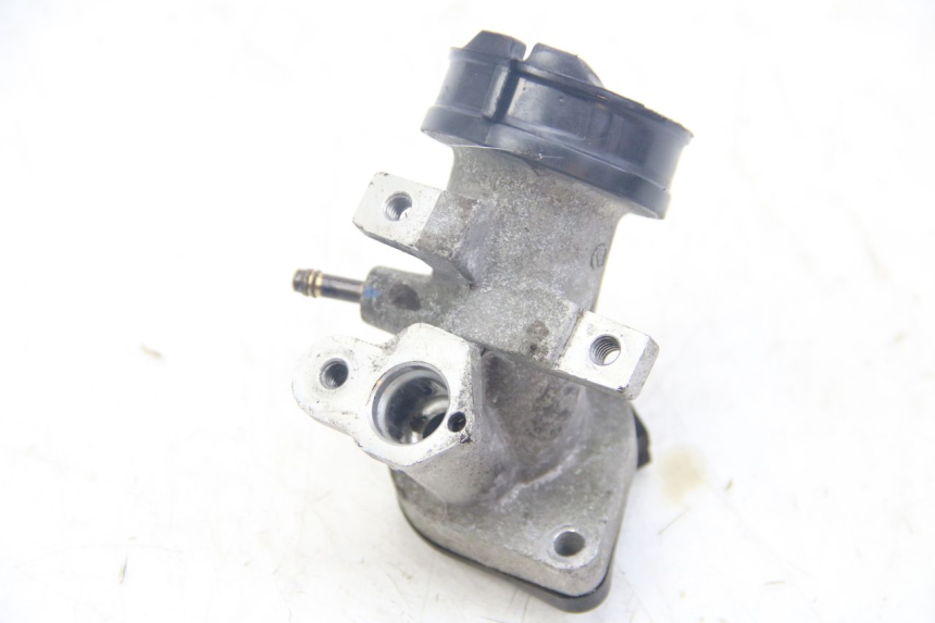 photo de PIPE D'ADMISSION YAMAHA XMAX X-MAX 125 (2006 - 2009) - Vue d’ensemble