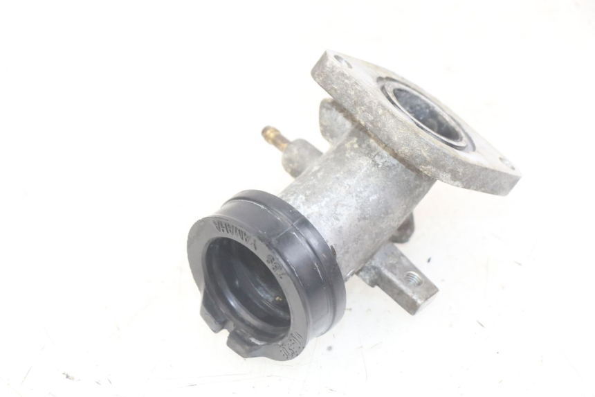 photo de PIPE D'ADMISSION YAMAHA XMAX X-MAX 125 (2006 - 2009) - Autre angle de vue