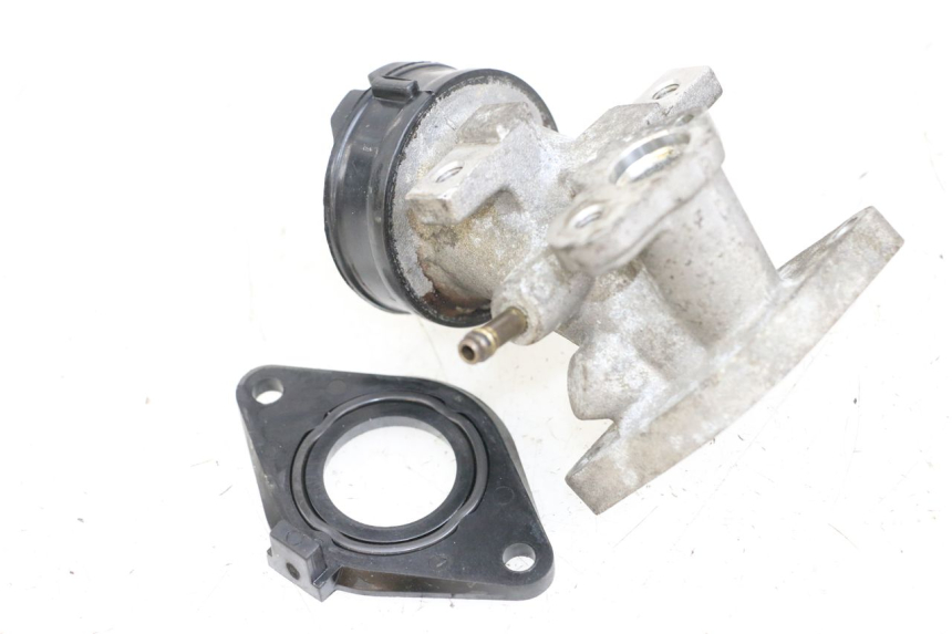 photo de PIPE ADMISSION YAMAHA X-MAX XMAX 125 (2010 - 2013) - Détail de la pièce