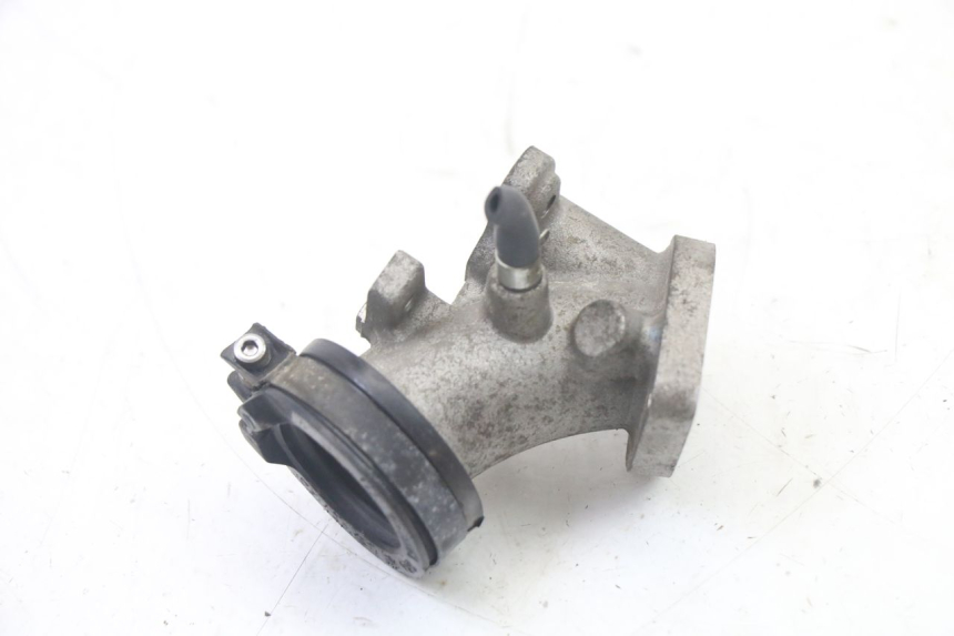 photo de PIPE ADMISSION YAMAHA X-MAX XMAX 125 (2010 - 2013) - Zoom état d’usage