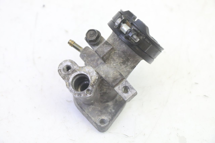 photo de PIPE D'ADMISSION YAMAHA XMAX X-MAX 125 (2006 - 2009) - Détail de la pièce
