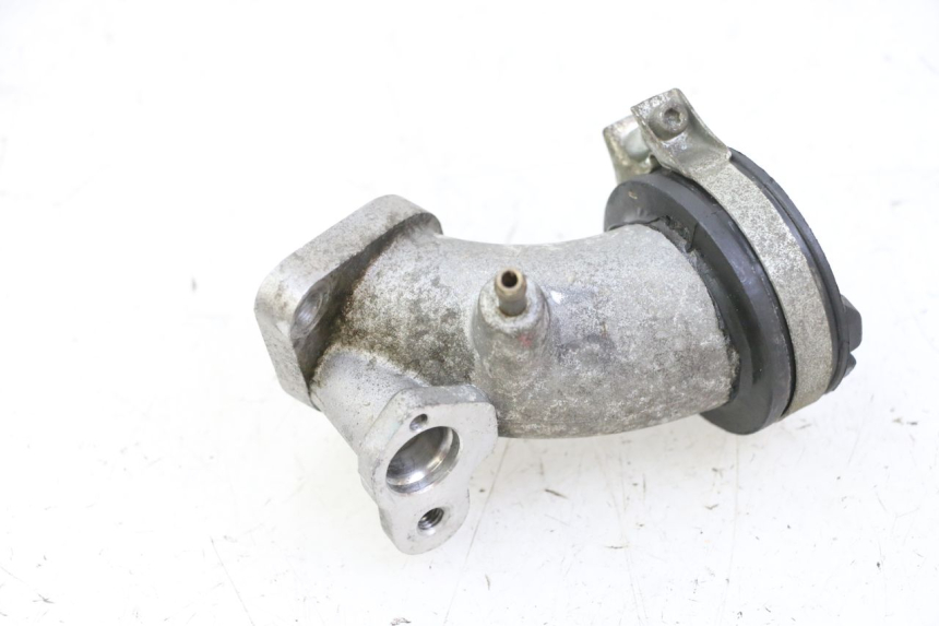 photo de PIPE ADMISSION YAMAHA X-MAX XMAX 250 (2006 - 2009) - Détail de la pièce