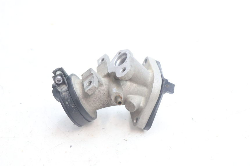 photo de PIPE ADMISSION YAMAHA X-MAX XMAX 125 (2010 - 2013) - Détail de la pièce
